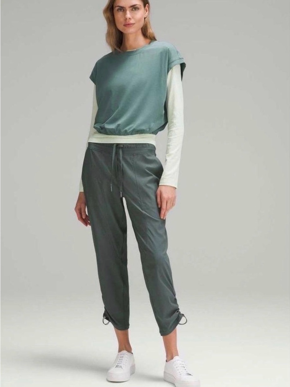 Lululemon Dance Studio Green Mid-Rise Cropped Pant Womens 4 Ruched Drawstring